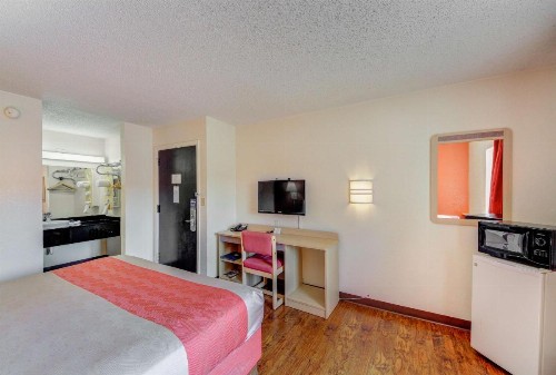 Motel 6-Wichita KS - image 5
