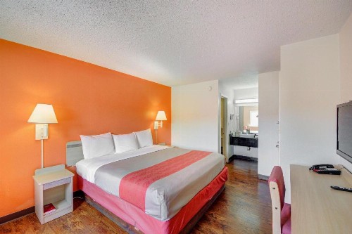 Motel 6-Wichita KS - image 7