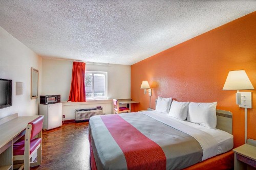 Motel 6-Wichita KS - image 8