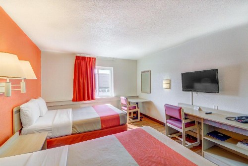 Motel 6-Wichita KS - image 9