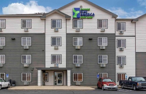 WoodSpring Suites Wichita North - image 2