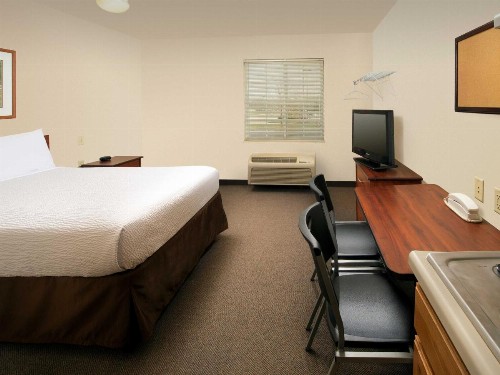 WoodSpring Suites Wichita North - image 46