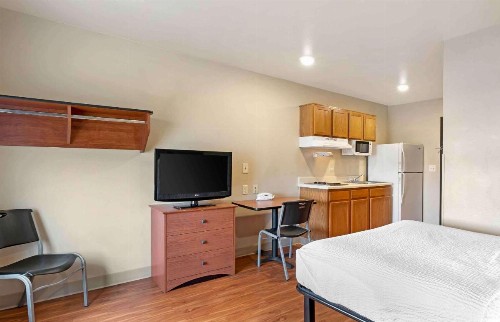 WoodSpring Suites Wichita Airport - image 16