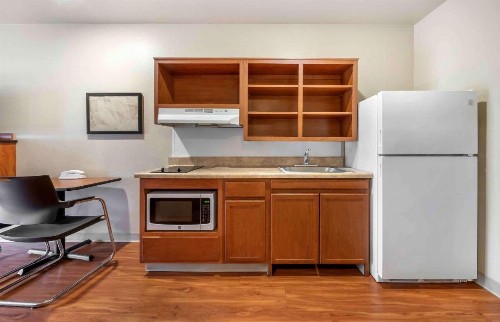 WoodSpring Suites Wichita Airport - image 19