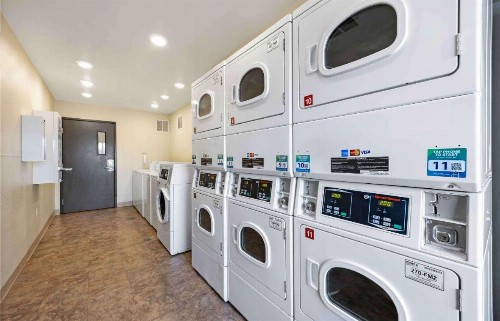 WoodSpring Suites Wichita Airport - image 28