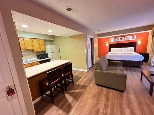 Hawthorn Suites Wichita East - image 15
