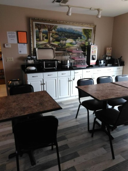Hawthorn Suites Wichita East - image 16