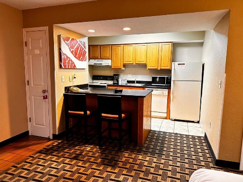 Hawthorn Suites Wichita East - image 22