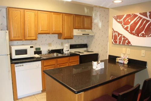 Hawthorn Suites Wichita East - image 31