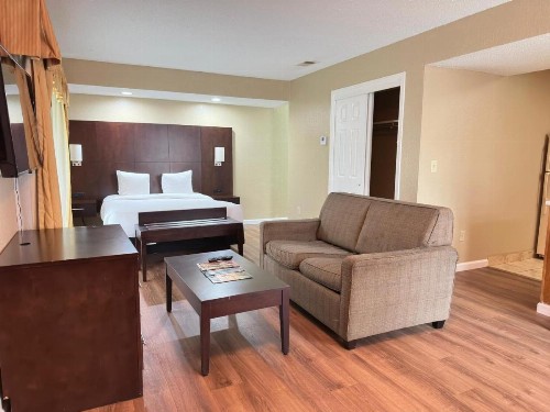 Hawthorn Suites Wichita East - image 8