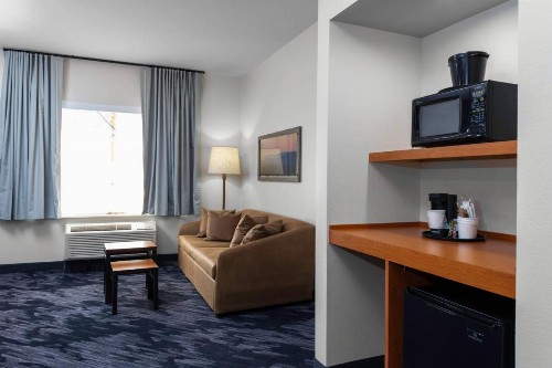 Fairfield Inn & Suites by Marriott Wichita Downtown - image 20