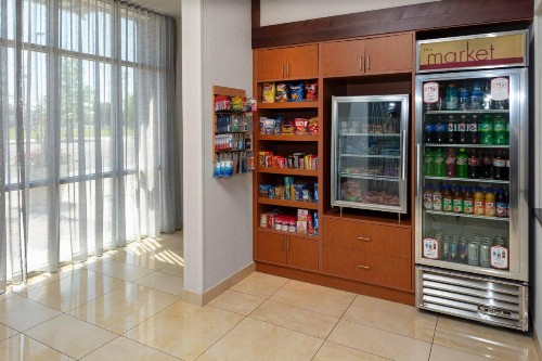 Fairfield Inn & Suites by Marriott Wichita Downtown - image 3