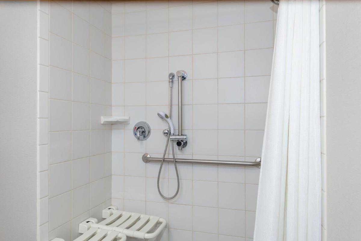 Fairfield Inn & Suites by Marriott Wichita Downtown - image 6