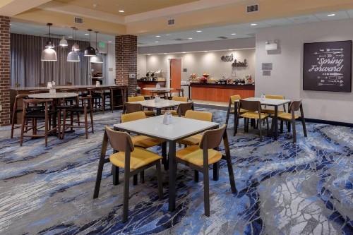 Fairfield Inn & Suites by Marriott Wichita Downtown - image 7