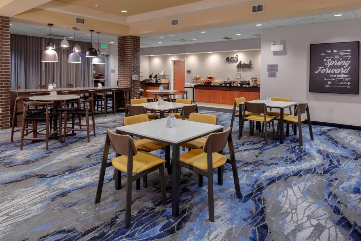 Fairfield Inn & Suites by Marriott Wichita Downtown - image 7