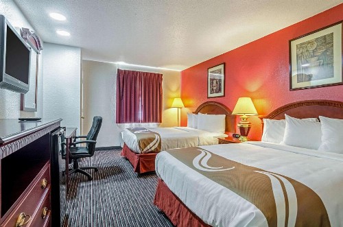 Quality Inn South - image 10