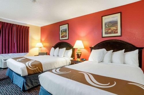 Quality Inn South - image 13