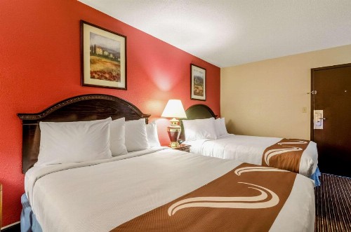Quality Inn South - image 14