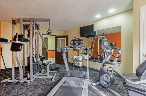 Quality Inn South - image 26