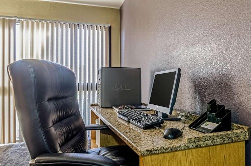 Quality Inn South - image 29