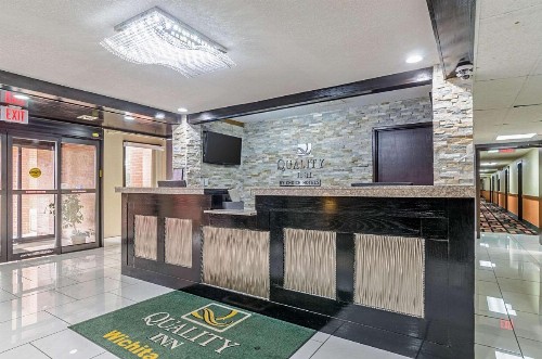Quality Inn South - image 3