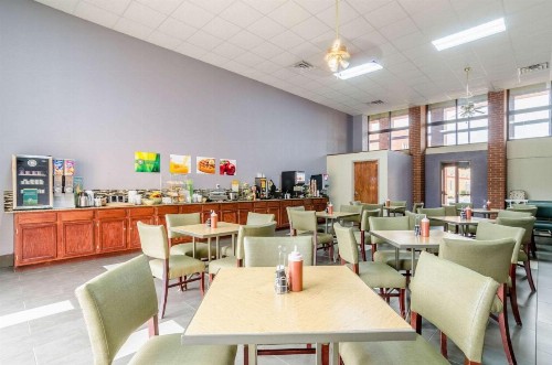 Quality Inn South - image 31