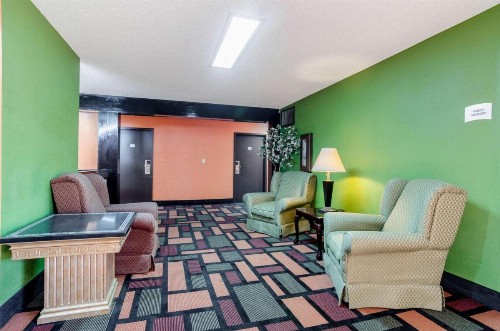 Quality Inn South - image 36