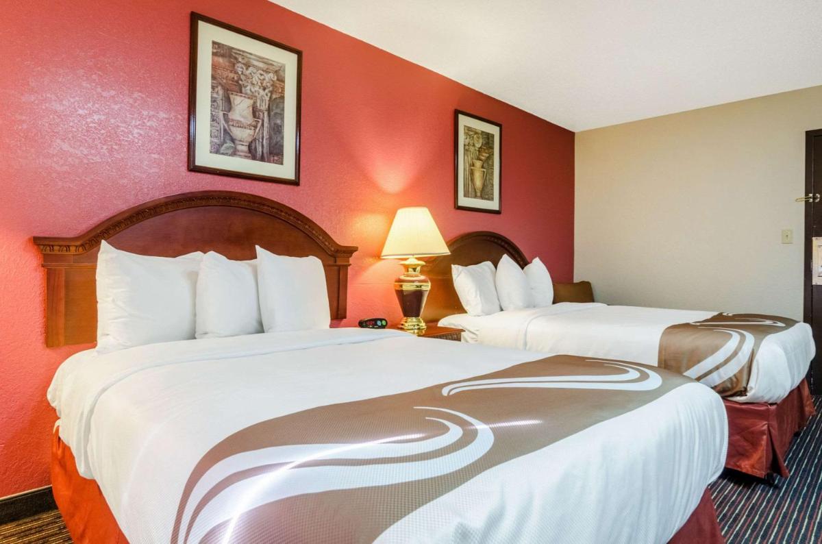 Quality Inn South - image 7