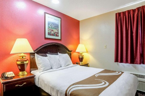 Quality Inn South - image 9