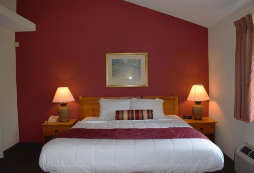Baymont by Wyndham Wichita East - image 2