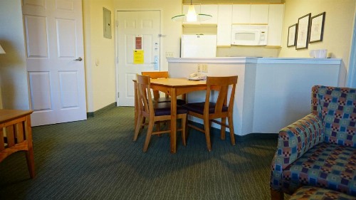 Baymont by Wyndham Wichita East - image 30