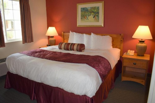 Baymont by Wyndham Wichita East - image 7