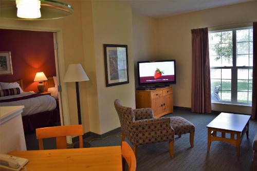 Baymont by Wyndham Wichita East - image 9