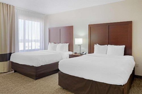 Comfort Inn & Suites - image 13