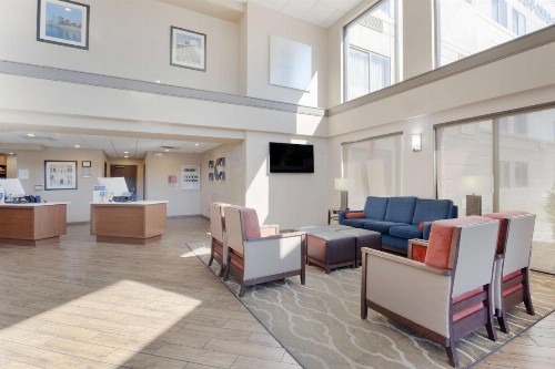 Comfort Inn & Suites - image 20