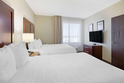 Comfort Inn & Suites - image 39