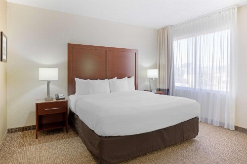Comfort Inn & Suites - image 41