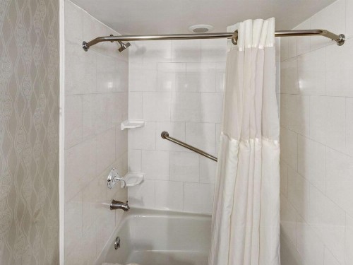 DoubleTree by Hilton Wichita Airport - image 18