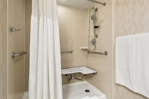 DoubleTree by Hilton Wichita Airport - image 23