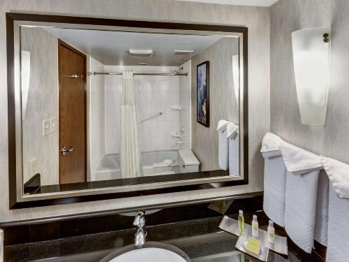 DoubleTree by Hilton Wichita Airport - image 26