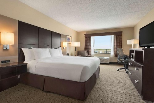 DoubleTree by Hilton Wichita Airport - image 6