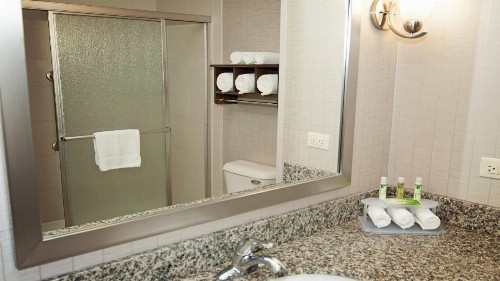 Holiday Inn Express Hotel & Suites Wichita Northeast an IHG Hotel - image 3