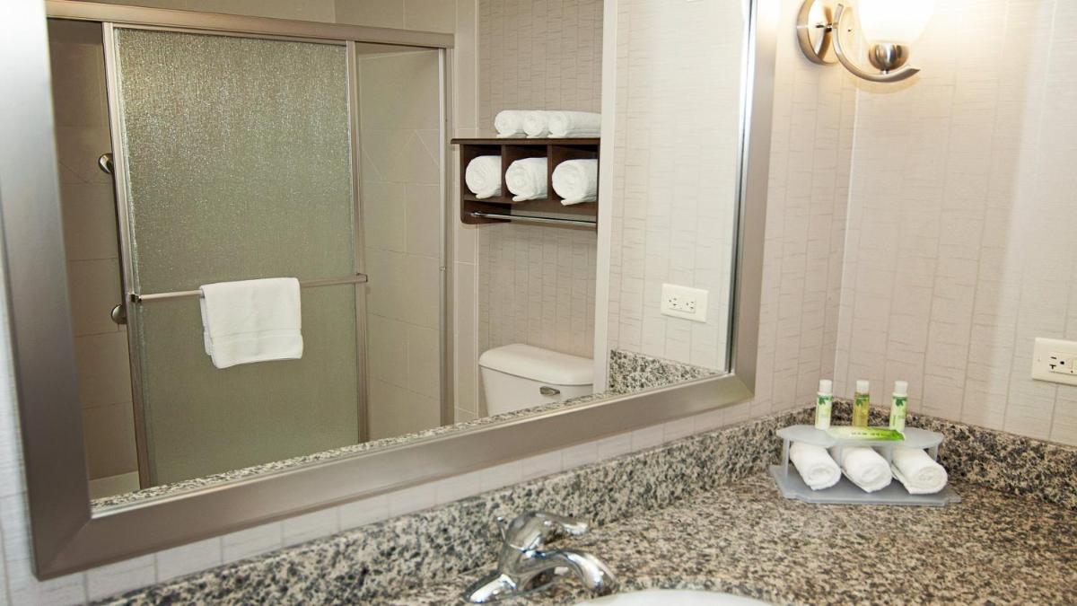 Holiday Inn Express Hotel & Suites Wichita Northeast an IHG Hotel - image 3
