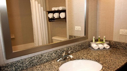 Holiday Inn Express Hotel & Suites Wichita Northeast an IHG Hotel - image 30
