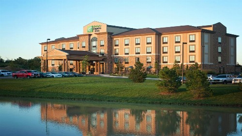 Holiday Inn Express Hotel & Suites Wichita Northeast an IHG Hotel - image 9