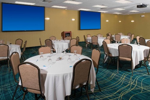 SpringHill Suites by Marriott Wichita Airport - image 26