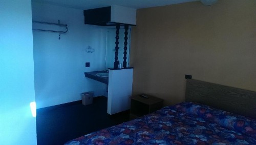 Airport Lodge - image 7