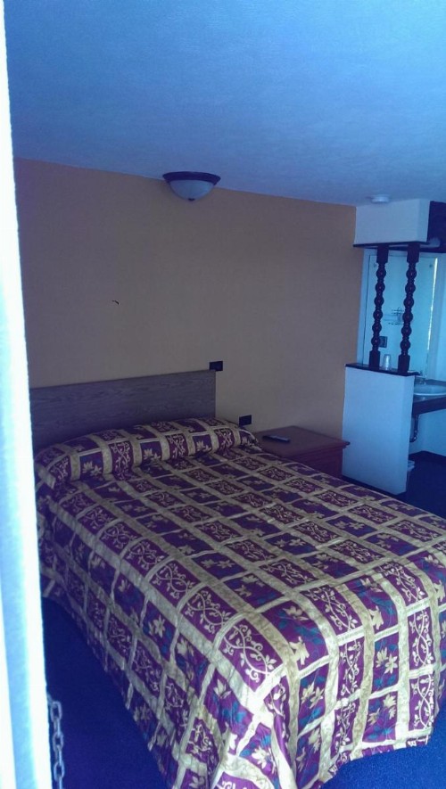 Airport Lodge - image 8