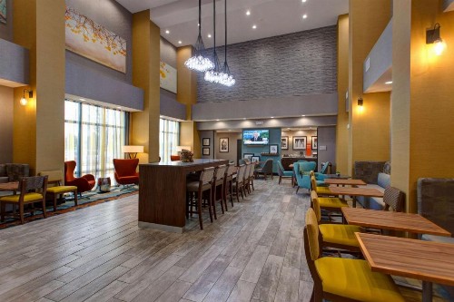 Hampton Inn & Suites-Wichita/Airport KS - image 21