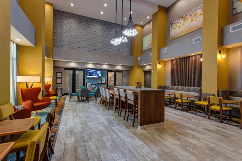 Hampton Inn & Suites-Wichita/Airport KS - image 7